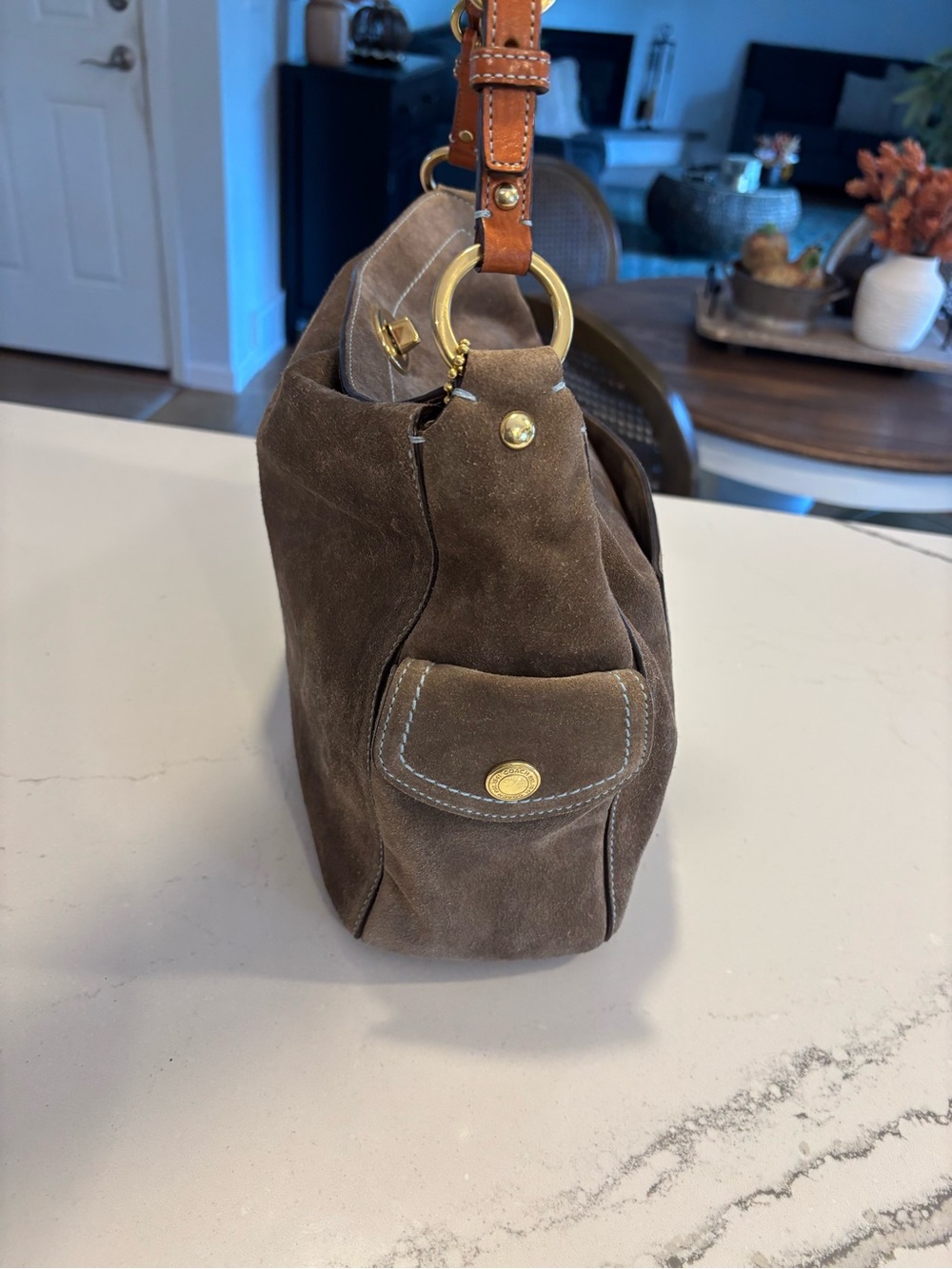 Vintage Coach Brown/taupe Suede Shoulder Bag F06S 9236 with Gold hardware - Picture 4 of 8